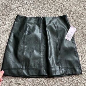 FAUX LEATHER SKIRT